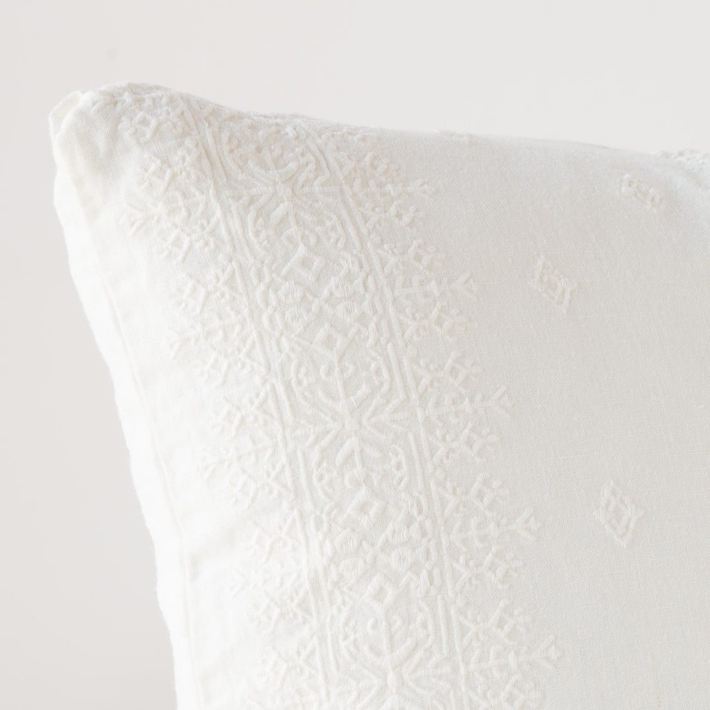 Bella Notte Ines Lumbar Pillow Decorative Pillows Bella Notte Winter White Add Insert 